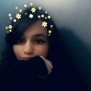 Meet your Posher, Alexis